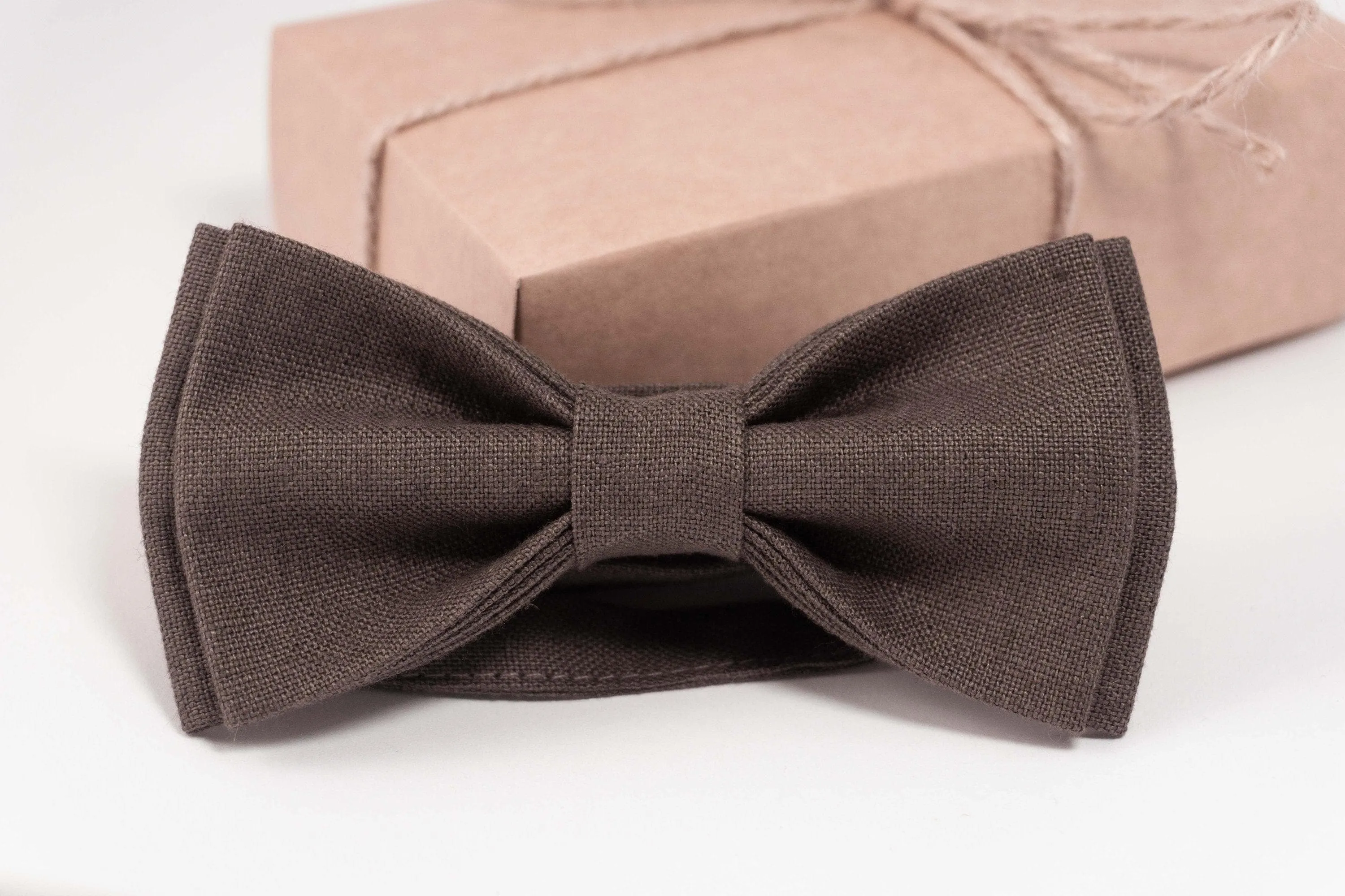 Brown bow tie for grooms  | Brown wedding bow tie for groomsmen