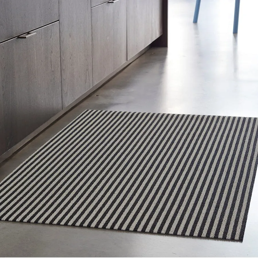 Chilewich Shag Breton Stripe Floormat Tuxedo